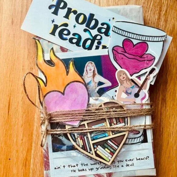 Taylor Swift-Inspired Blind Date With a Book – Choose Your Favorite Era - Picture 5 of 5
